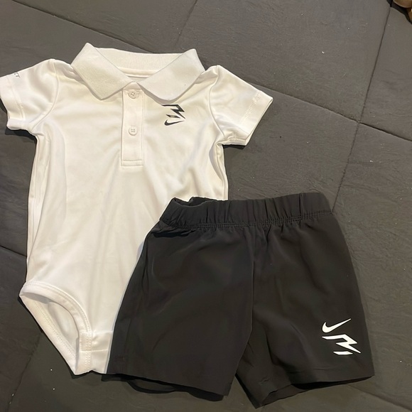 BRAND NEW Nike Polo bodysuit and shorts for baby boy size 6months - Picture 1 of 6